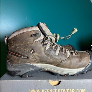 Keen Brown Outdoor Boots Detroit Mid Ankle Support Rugged Sole Waterproof Wide